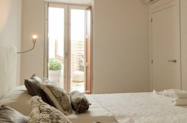 Valencia Luxury Attics Ayuntamiento - Photo2