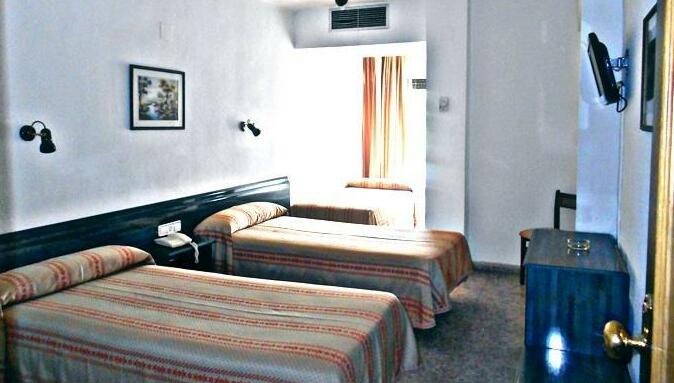 Hotel Pepa Villafranca de Ebro - Photo3
