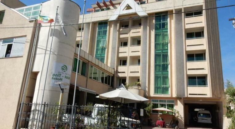 Adot Tina Hotel - Photo2
