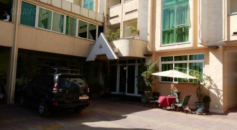 Adot Tina Hotel - Photo3