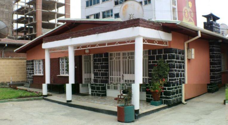 Lucy Guest House B&B - Photo2