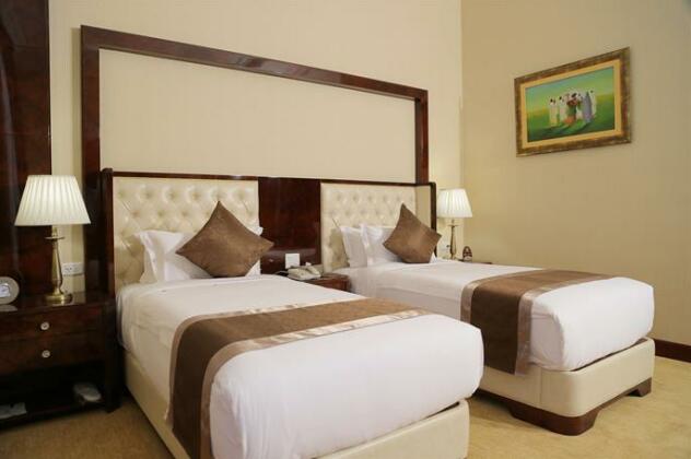 Sapphire Addis - Photo5