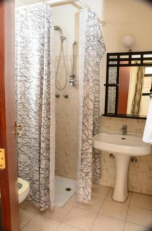 The Hive Guest House - Photo4