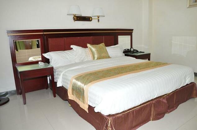 Florida International Hotel - Photo2
