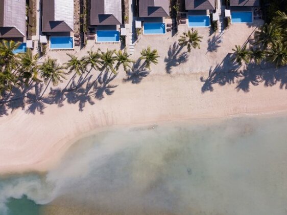 First Landing Beach Resort & Villas - Photo2