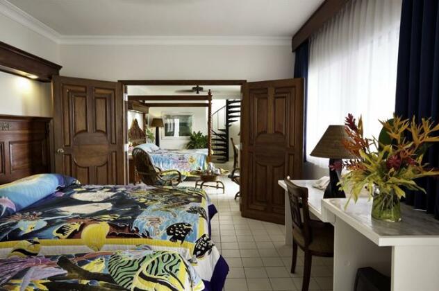 Manta Ray Bay Resort - Photo2