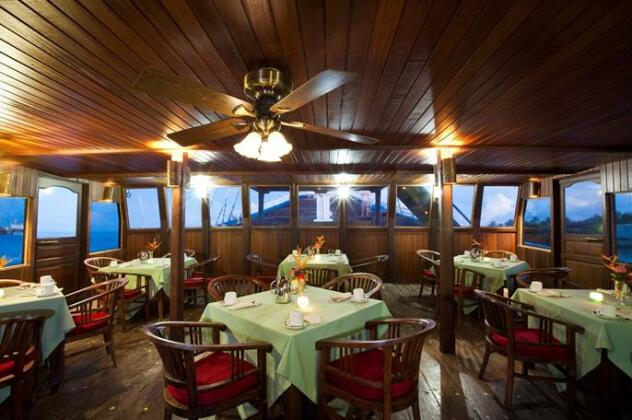 Manta Ray Bay Resort - Photo5