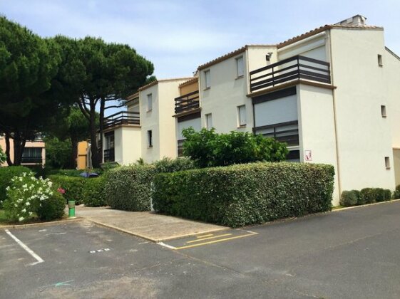Studio in Le Grau D'agde With Pool Access and Enclosed Garden