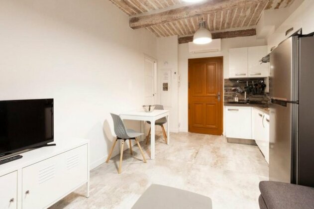 1bedroom Apartment Safranier District 200 Meters From The Beach Old Antibes - Photo4