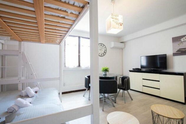 Beautiful Studio located between the city walls of the old Antibes - Photo3