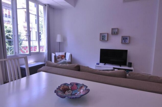 Stylish two-bedroom apartment - Photo5