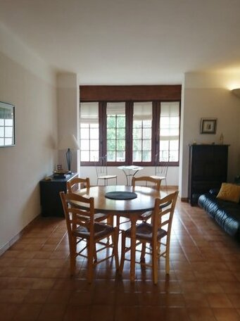Apartment With 2 Bedrooms in Arles With Wifi - 30 km From the Beach - Photo2