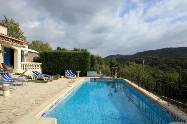 Villa in Bagnols En Foret - Photo2