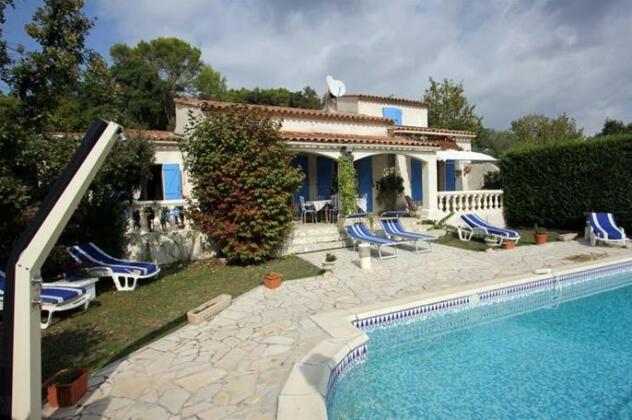 Villa in Bagnols En Foret - Photo4