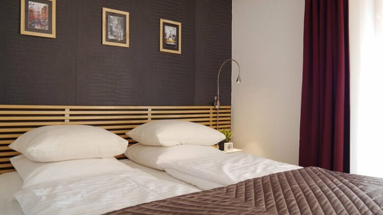 Monaco Pool Seaview Apartments - Photo2