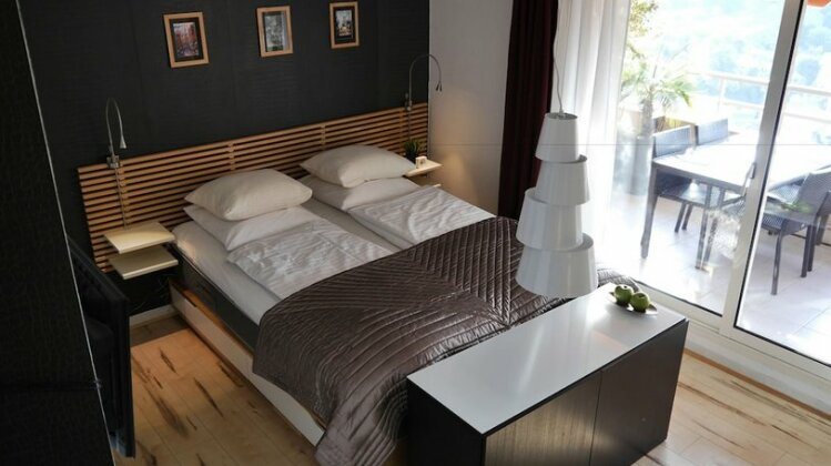 Monaco Pool Seaview Apartments - Photo5
