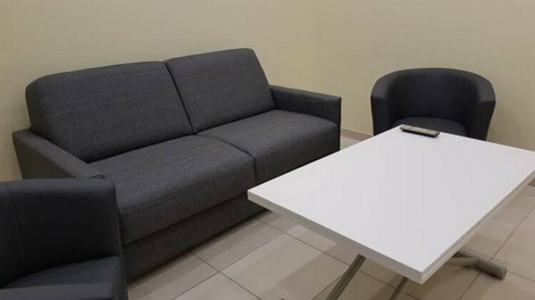 Republic Boulevard Center - Photo4