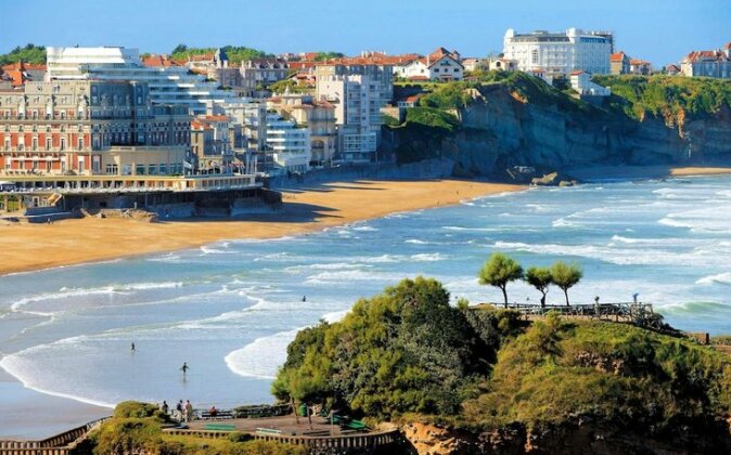 Apartment With 2 Bedrooms in Biarritz With Enclosed Garden - 150 m From the Beach