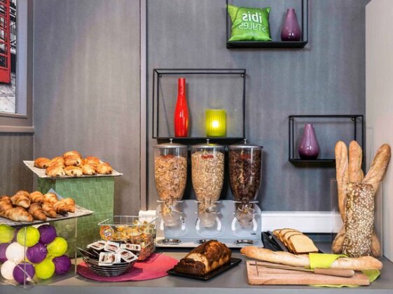 Ibis Styles Blois Centre Gare - Photo2