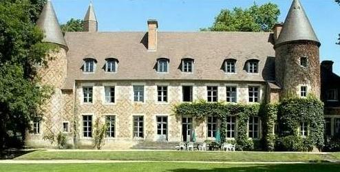 Chateau de Paray le Fresil Bourbon-Lancy Saone-et-Loire