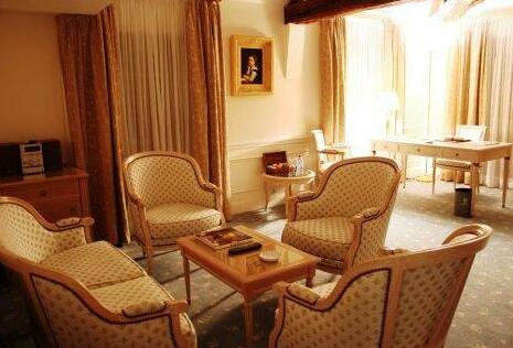 Domaine de Belesbat Chateau Hotel and Golf Resort - Photo2