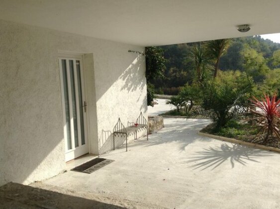 Studio in the Rocks - Photo2
