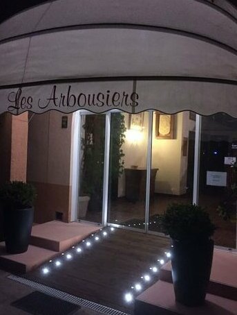 Hotel les Arbousiers
