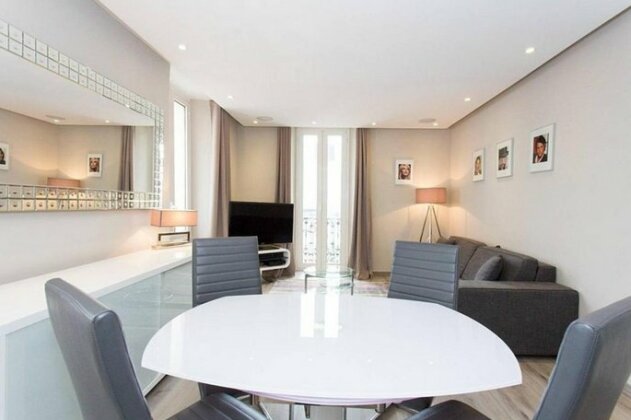 1 Bedroom In Front Of The Palais - Photo4