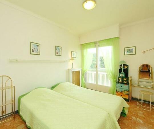 Photo 4