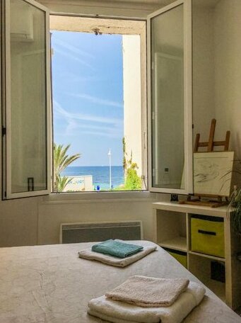 Authentic and beautiful one bedroom apartment with sea views - Photo2