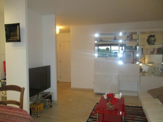 Beausejour One Bedroom Apartment - Photo2