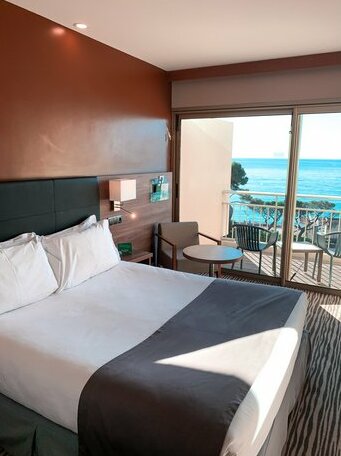 Holiday Inn Cannes - Photo4