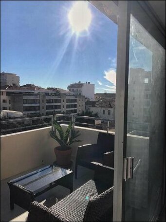 Welcome to Cannes - Azirys - Photo2