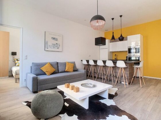 Yellow Corner T3 - Photo2