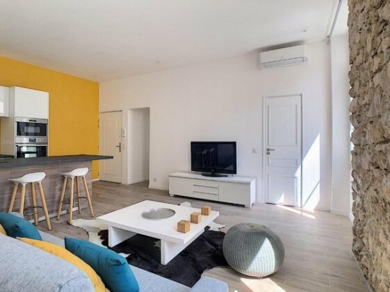Yellow Corner T3 - Photo3