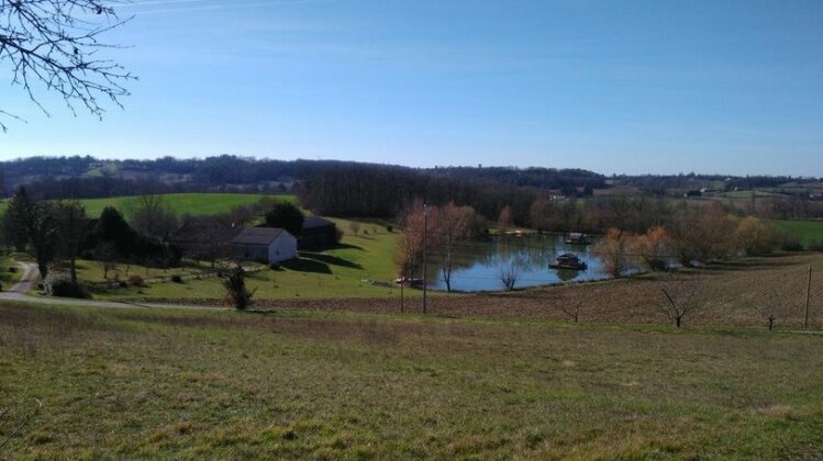 Cabanes Flottantes du lac de Pelisse - Photo4