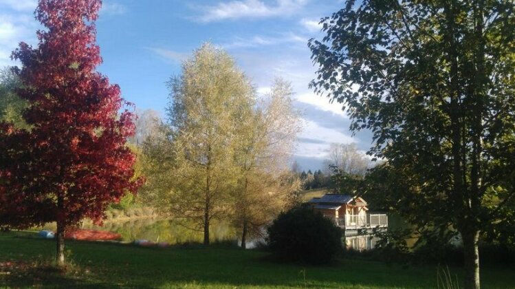 Cabanes Flottantes du lac de Pelisse - Photo5