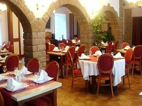 Hotel Restaurant Le Chatel - Photo3