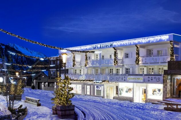 White 1921 Courchevel hotel review: elegance, grandeur and charm in  Courchevel