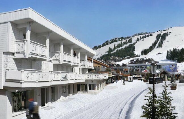 White 1921 Courchevel hotel review: elegance, grandeur and charm