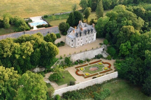 Chateau De Vaugrignon