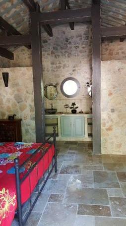 Le Donjon des Combes et son Spa - Photo4