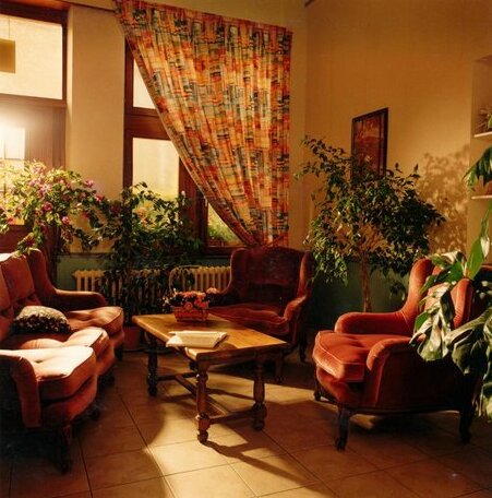 Hotel Restaurant Moderne Bellavi - Photo4