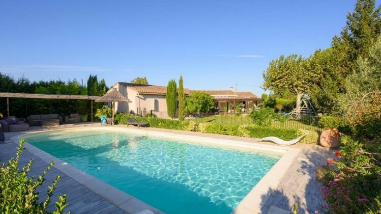 Grande villa avec piscine privative entre St Remy de Provence et Avignon