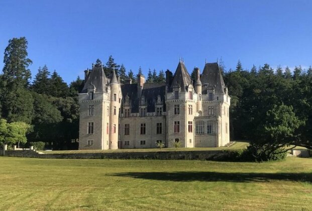 Chateau LE BROSSAY
