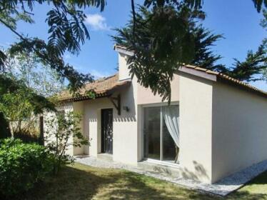 House With 2 Bedrooms in La Plaine Sur Mer With Enclosed Garden - 150 m From the Beach