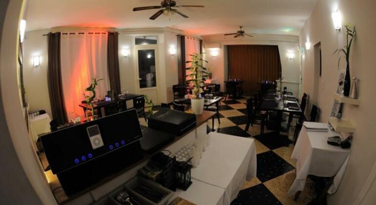 Blue Hotel - Photo4