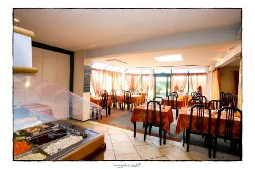 Logis Hotel Horus Restaurant Les Bruyeres - Photo4