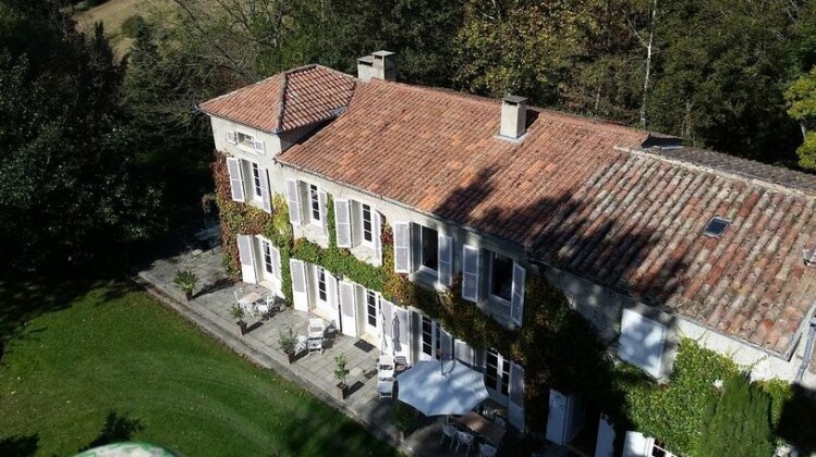 Chambres d'Hotes Domaine du Hameau Baylesse