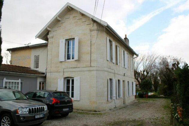 Belle maison ancienne en pierre avec piscine et grand jardin